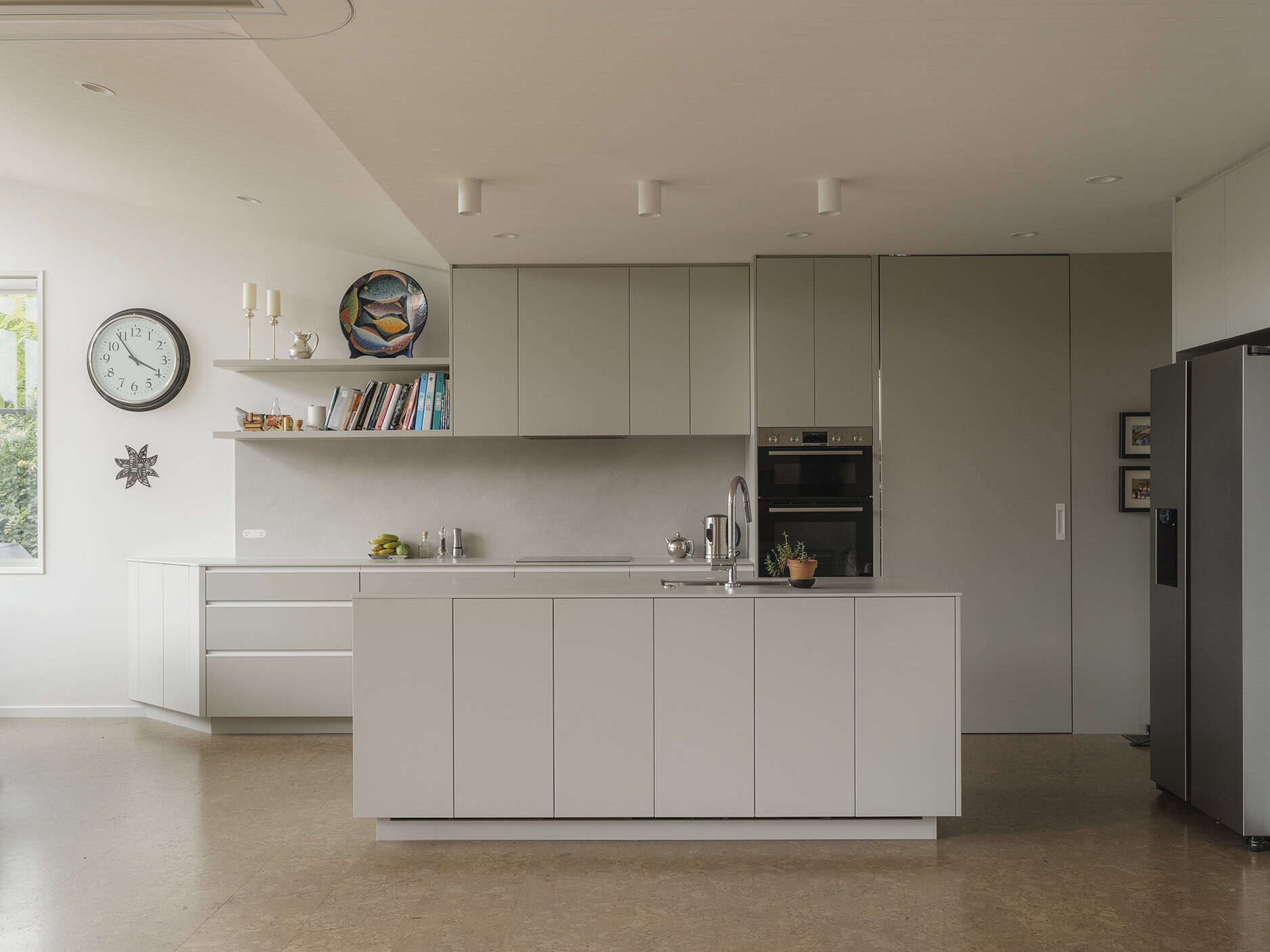 DST-BNB-PAICEAVE-0226-2752