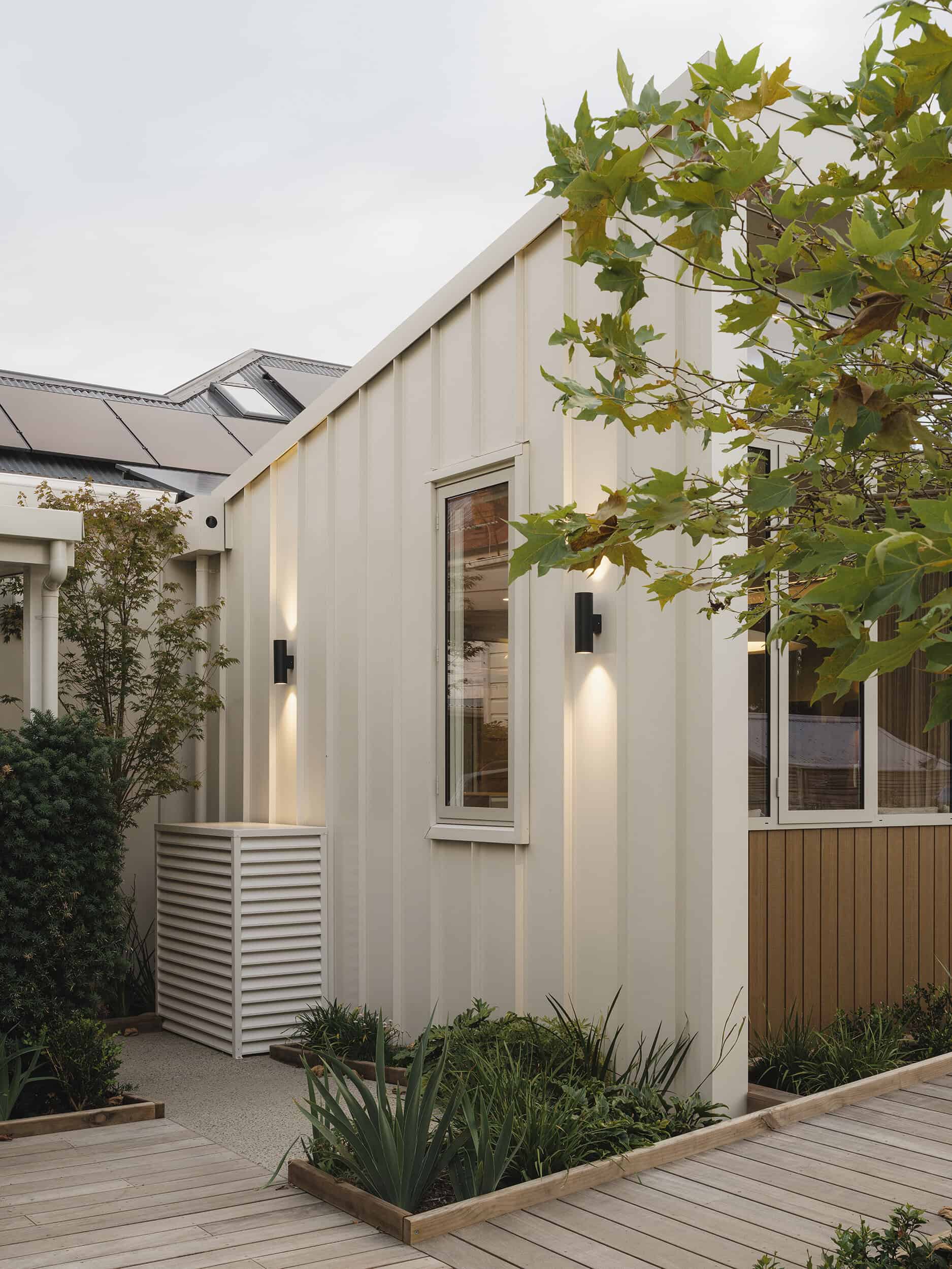 DST-BNB-PAICEAVE-0226-3006